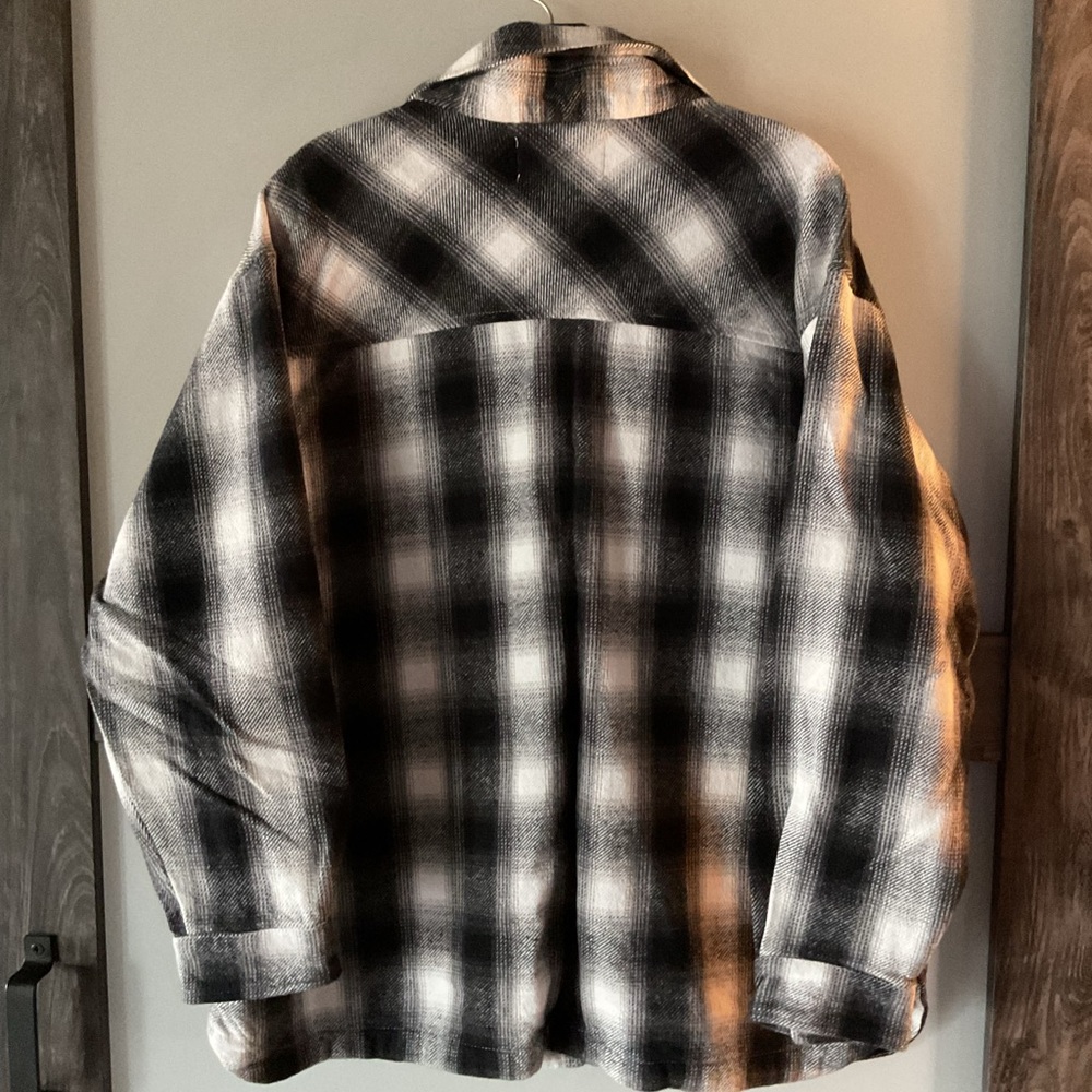 EUC- Women’s. Lucky plaid Shack - Picture 3 of 3